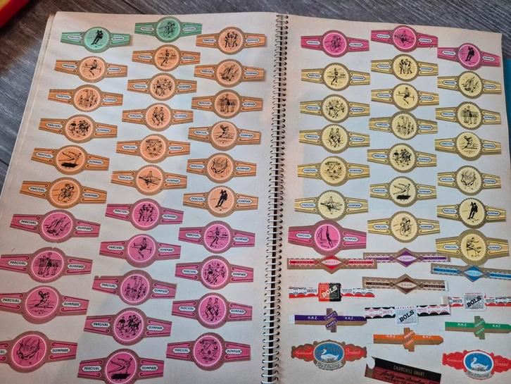 Verzameling Sigarenbandjes in Album, Verzamelen, Overige Verzamelen, Ophalen of Verzenden