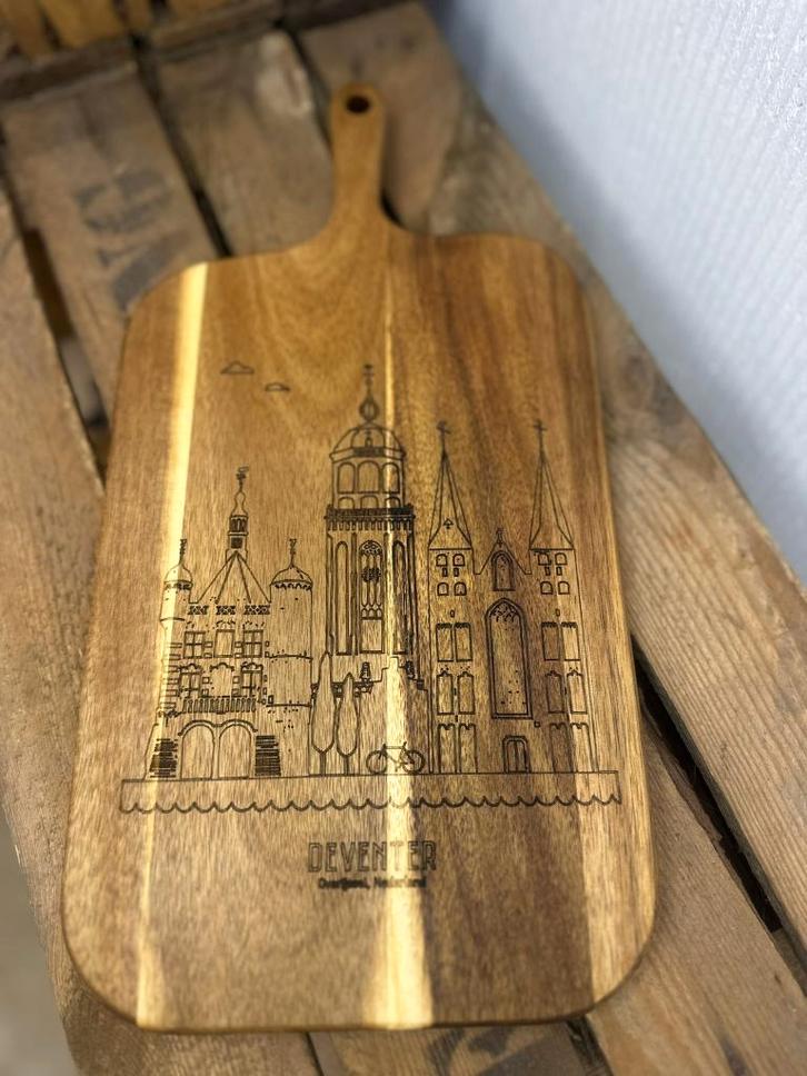 borrelplank met  Deventer gravure, Huis en Inrichting, Woonaccessoires | Dienbladen, Nieuw, Hout, Rechthoekig, Ophalen of Verzenden