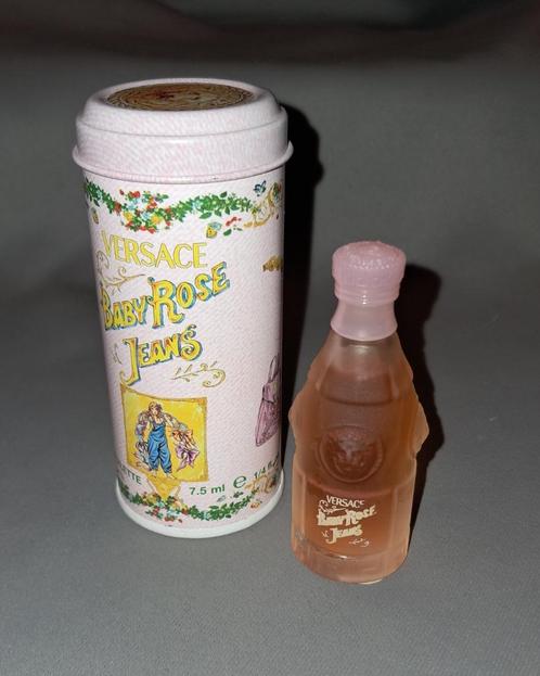 Luxe parfum mini - Versace baby Pink jeans + Doosje, Verzamelen, Parfumverzamelingen, Nieuw, Miniatuur, Gevuld, Ophalen of Verzenden