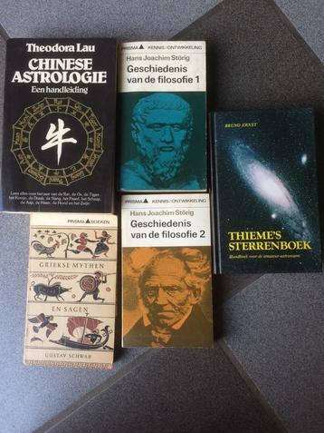 Boeken geschiedenis, astrologie, sterren, mythen   beschikbaar voor biedingen