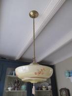 Art Deco hanglamp met koperen stang en plafondkapje., Ophalen