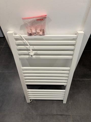 Elektrische handdoekdroger De'Longhi – 400W, 90cm hoog beschikbaar voor biedingen