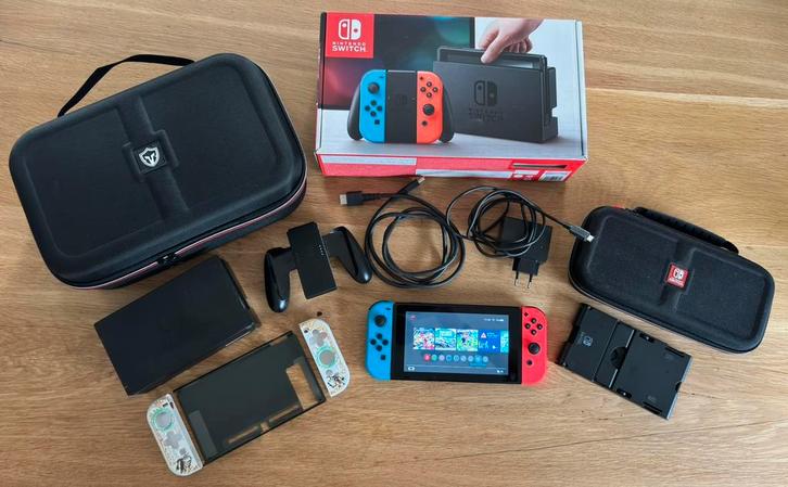 Nintendo switch, Spelcomputers en Games, Spelcomputers | Nintendo Switch, Zo goed als nieuw, Switch Original, Met 1 controller