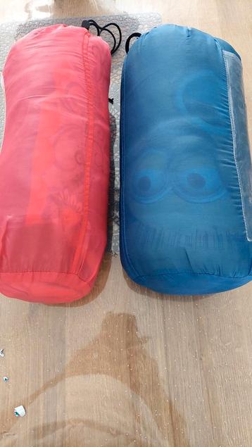 Twee kinderslaapzakken beschikbaar voor biedingen