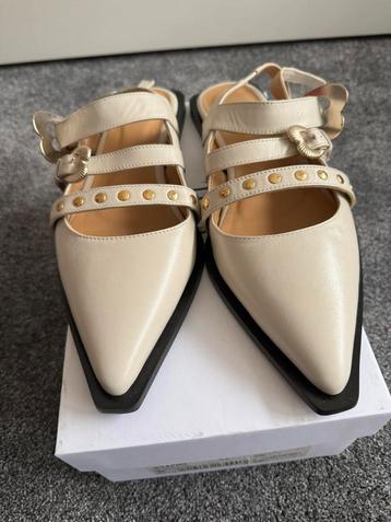 Toral slingbacks, leer, off white mt 42 als nieuw beschikbaar voor biedingen