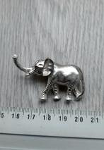 Leuke zilverkleurige broche olifant als nieuw, Sieraden, Tassen en Uiterlijk, Overige materialen, 4 tot 7 cm, Ophalen of Verzenden