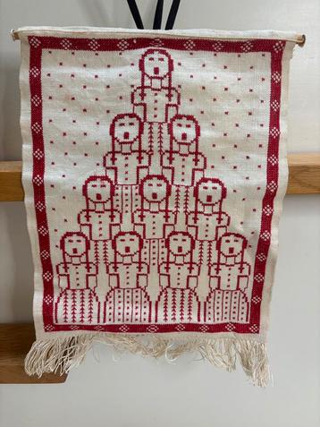 Vintage Wandkleed Kerstkoor Rood Borduurwerk beschikbaar voor biedingen