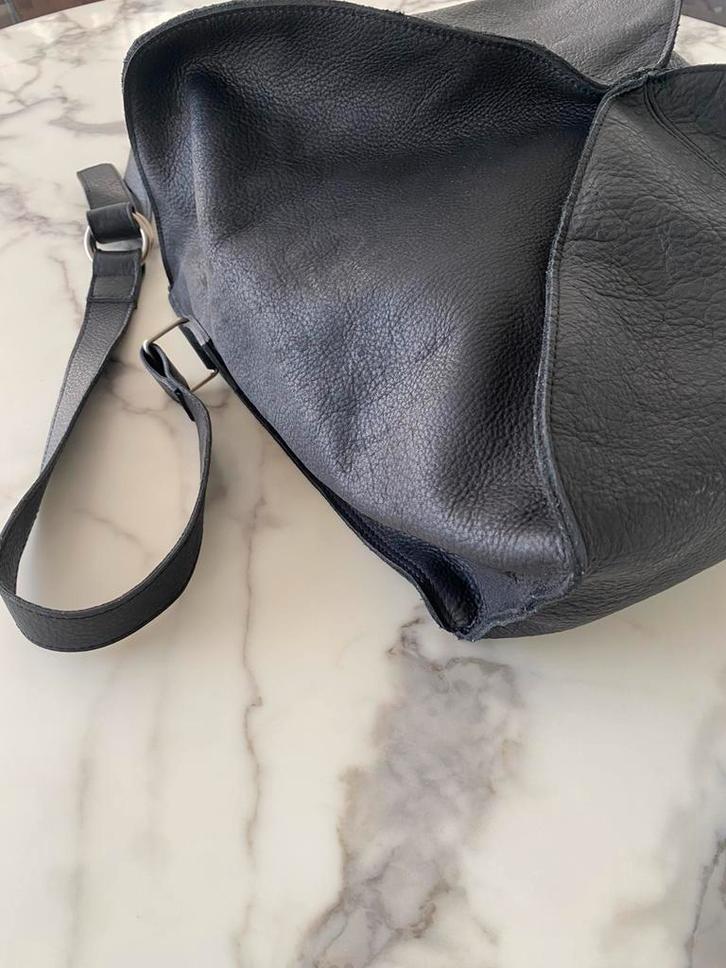 Timothy Oulton – Unisex crossover/mailbag van dik zwart leer, Sieraden, Tassen en Uiterlijk, Tassen | Reistassen en Weekendtassen