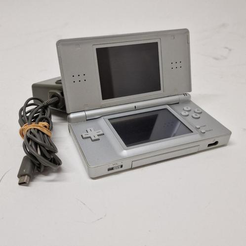 Nintendo DS Lite Zilver | Nette staat, Spelcomputers en Games, Games | Nintendo DS, Zo goed als nieuw