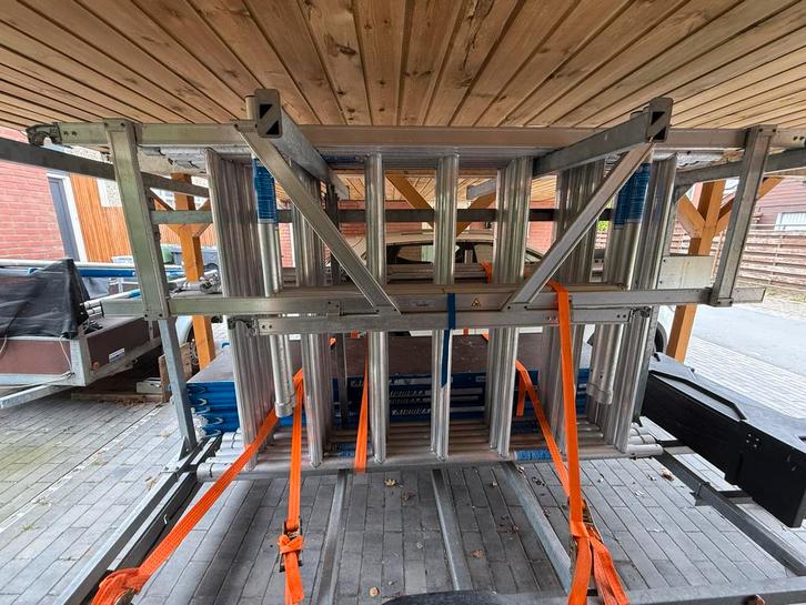 Rolsteiger met aanhanger te koop, Doe-het-zelf en Verbouw, Steigers, Zo goed als nieuw, Rolsteiger of Kamersteiger, 5 meter of hoger