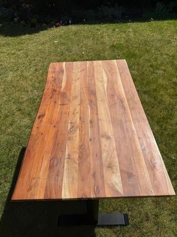 In hoogte verstelbaar bureau boomstamblad acacia hout,140/80