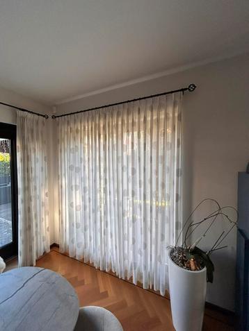 Mooie lichte Eijffinger inbetween plooigordijnen beschikbaar voor biedingen