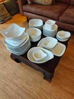 Prachtig wit servies met afgeronde hoeken. 45 delig., Huis en Inrichting, Keuken | Servies, Overige materialen, Gebruikt, Ophalen of Verzenden