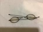 Antieke bril met brillenkoker, Overige materialen, Minder dan 4 cm, Ophalen of Verzenden, Zo goed als nieuw