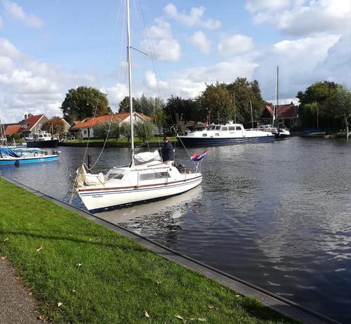 trailerbaar zeiljachtje incl.jonge trailer&jonge BB, Watersport en Boten, Kajuitzeilboten en Zeiljachten, Gebruikt, Polyester