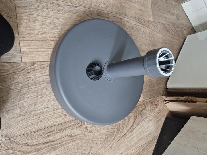 Nieuwe parasolvoet vulbaar tot 25 kg, Tuin en Terras, Parasols, Zo goed als nieuw, Parasolvoet, Minder dan 1 meter, Ophalen