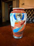 Antieke Japanse Vaas met Geisha, Ophalen of Verzenden