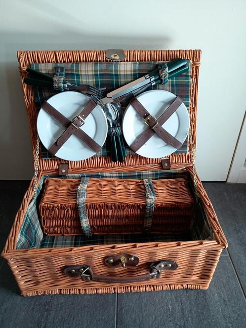 rieten picknickmand voor 4 personen, Hobby en Vrije tijd, Picknickmanden, Nieuw, Ophalen