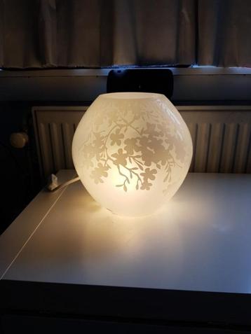  Glazen tafellamp 22 cm hoog beschikbaar voor biedingen