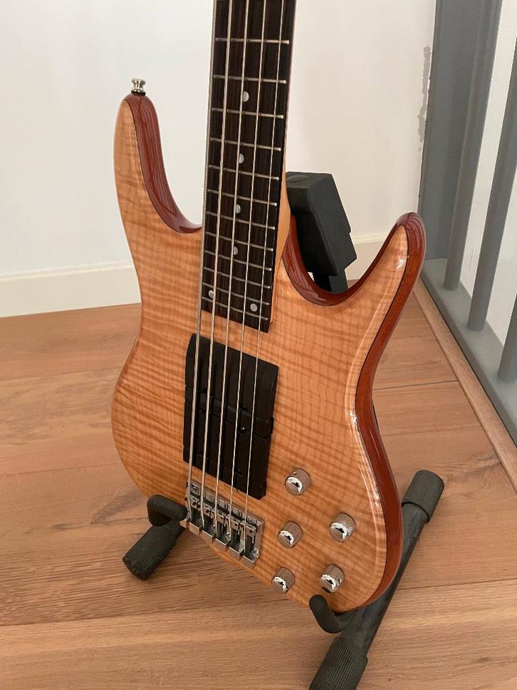 Ken Smith Burner 5 HF model, Muziek en Instrumenten, Snaarinstrumenten | Gitaren | Bas, Gebruikt, Elektrisch, 5-snarig, Ophalen