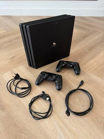 Playstation 4 Pro | 2 V2-controllers | 1TB | z.g.a.n. beschikbaar voor biedingen