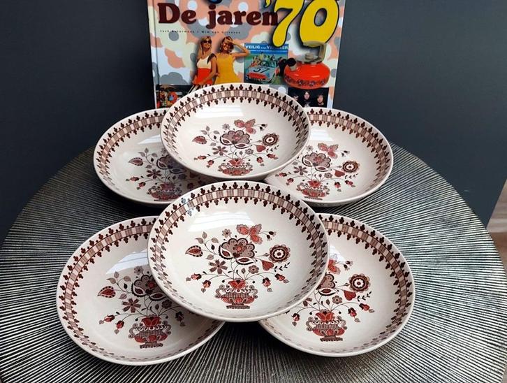 6 Vintage Johnson Brothers Old Granite Jamestown borden, Huis en Inrichting, Keuken | Servies, Zo goed als nieuw, Bord(en), Overige stijlen