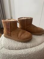 Uggs classic koopje, Bruin, Lage of Enkellaarzen, Ophalen of Verzenden, Zo goed als nieuw