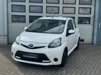 Toyota Aygo 1.0 12V Vvt-i 3DRS MMT 2013 Wit, Auto's, Voorwielaandrijving, 4 stoelen, Bedrijf, Handgeschakeld