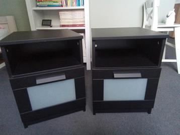 2 Nachtkastjes. -  Kleur Zwart beschikbaar voor biedingen