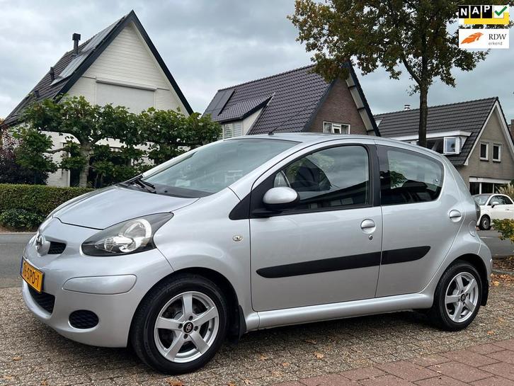 Toyota Aygo 1.0-12V Comfort Navigator NL-AUTO-NAP., Auto's, Toyota, Bedrijf, Te koop, Aygo, ABS, Airbags, Airconditioning, Centrale vergrendeling