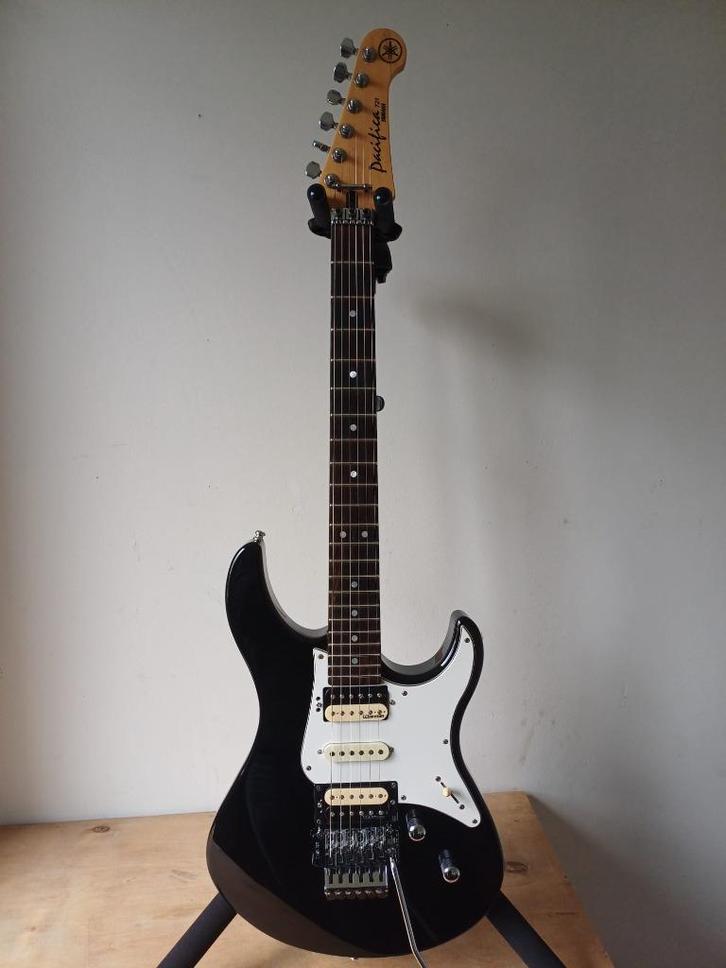 Yamaha Pacifica 721, Muziek en Instrumenten, Snaarinstrumenten | Gitaren | Elektrisch, Zo goed als nieuw, Solid body, Overige merken