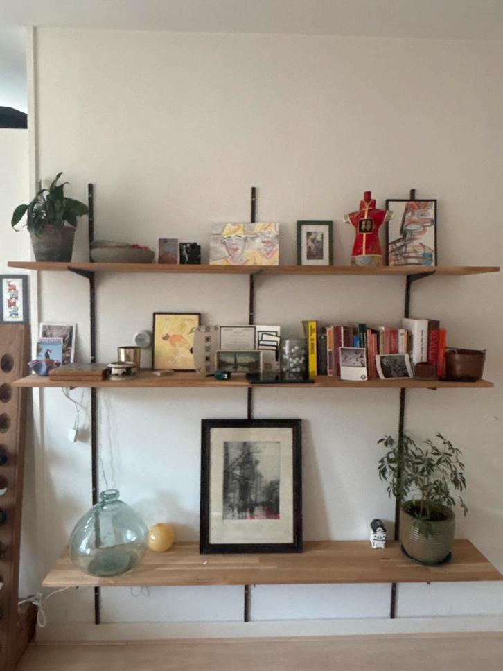 Stijlvol Wandrek Eikenhout & Zwart Metaal, Huis en Inrichting, Woonaccessoires | Wandplanken en Boekenplanken, Gebruikt, Ophalen