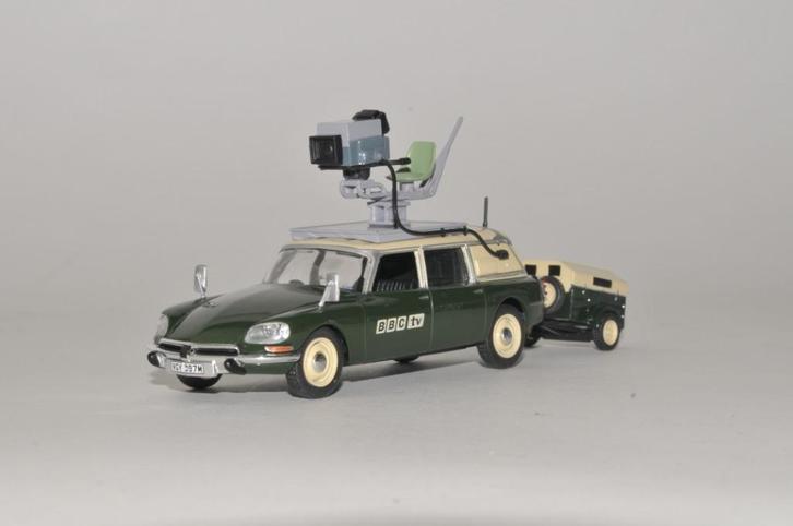 Atlas 1:43 Citroen DS Break  "BBC tv "1971 mert boekje groen, Hobby en Vrije tijd, Modelauto's | 1:43, Nieuw, Auto, Overige merken
