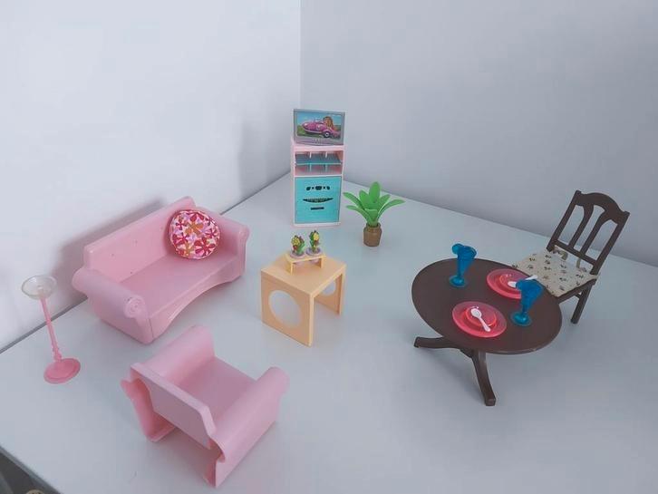 Barbie woonkamer meubels, Kinderen en Baby's, Speelgoed | Poppen, Gebruikt, Barbie, Ophalen of Verzenden