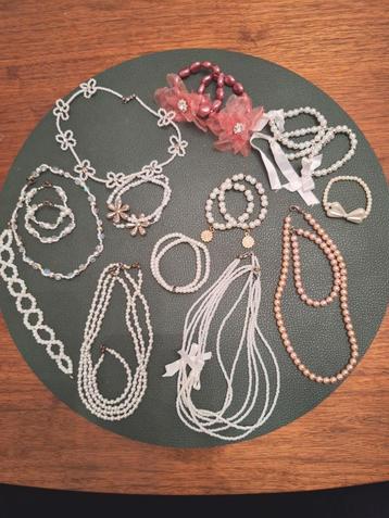 Kettingen en armbandjes voor meisjes  beschikbaar voor biedingen