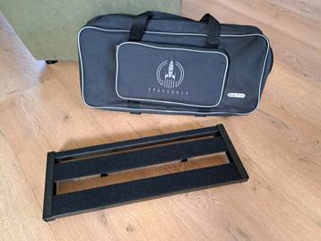Harley Benton Spaceship 50 Pedalboard + Tas beschikbaar voor biedingen