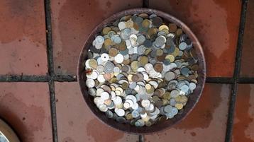 5 kilo wereldmunten beschikbaar voor biedingen