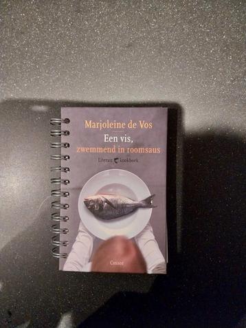 Kookboek Een Vis, zwemmend in roomsaus (Nieuw) beschikbaar voor biedingen