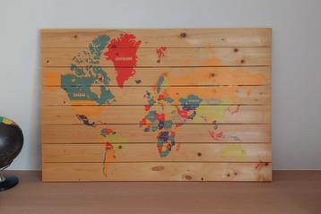 Wereldkaart met Landnamen - Wereldkaart Hout beschikbaar voor biedingen