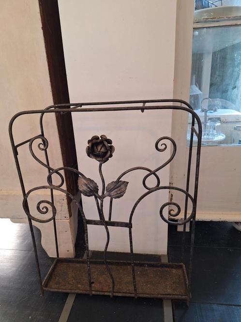 Oude ijzeren paraplubak, paraplu standaard uit Frankrijk, Antiek en Kunst, Curiosa en Brocante, Ophalen