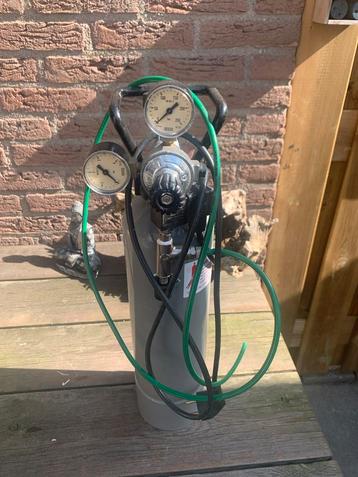 Co 2 cylinder voor bijenkoninginnen inseminatie beschikbaar voor biedingen