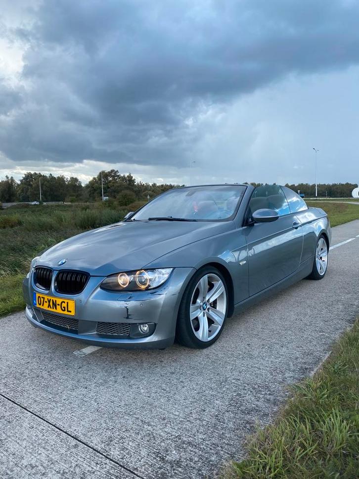 BMW 3-Serie E93 3.0 I 335 Cabrio AUT 2007 Grijs, Auto's, BMW, Bedrijf, Benzine, F, Cabriolet, Automaat, Origineel Nederlands, Zilver of Grijs