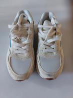 Hi-Tec schoenen, Ophalen of Verzenden, Zo goed als nieuw, Sneakers of Gympen