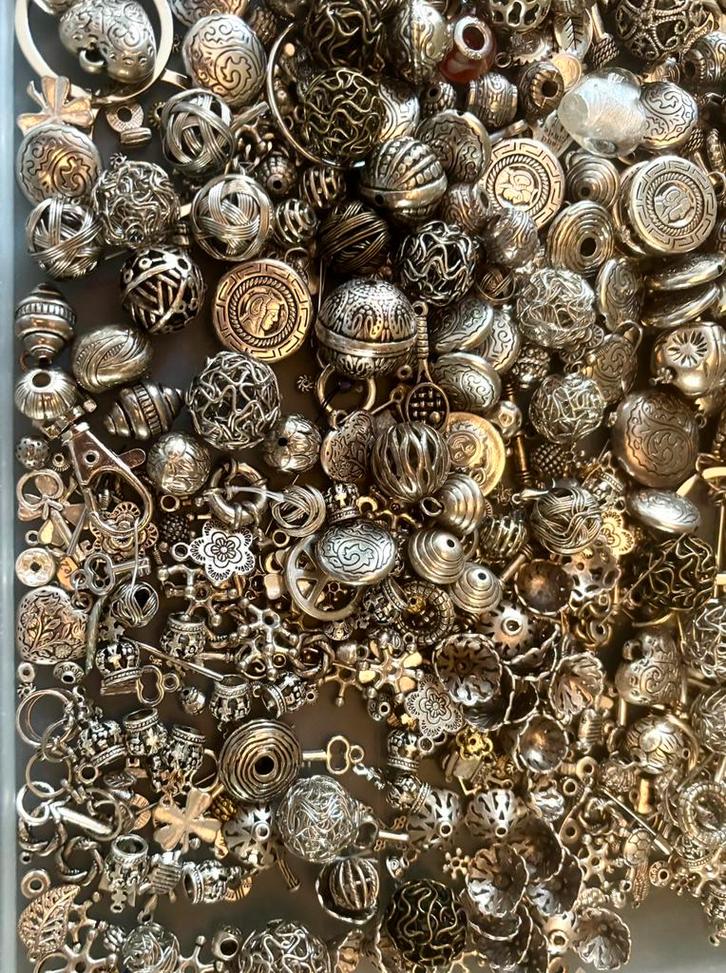 Kralen 1500 gram ! DIY zilver sieraden zgan, Hobby en Vrije tijd, Kralen en Sieraden maken, Zo goed als nieuw, Kraal, Ophalen of Verzenden