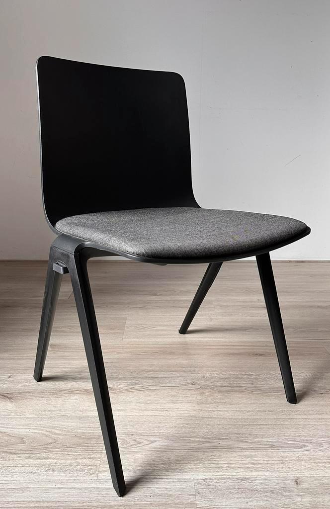 4 Brunner design stoelen, Huis en Inrichting, Stoelen, Gebruikt, Kunststof, Grijs, Ophalen