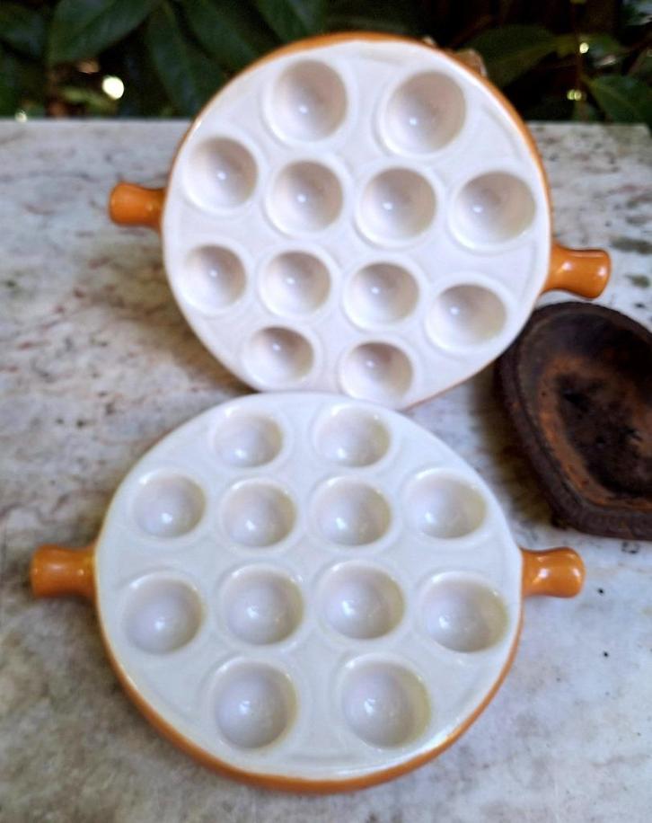 Escargot/ slakken ovenschalen 2 stuks, 12 puts, Antiek en Kunst, Antiek | Servies los, Ophalen of Verzenden