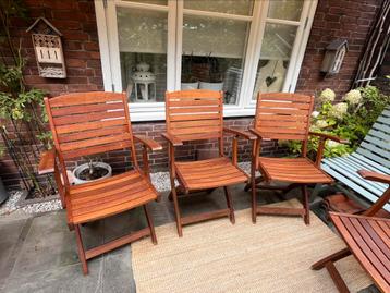 4 teakhouten tuinstoelen beschikbaar voor biedingen