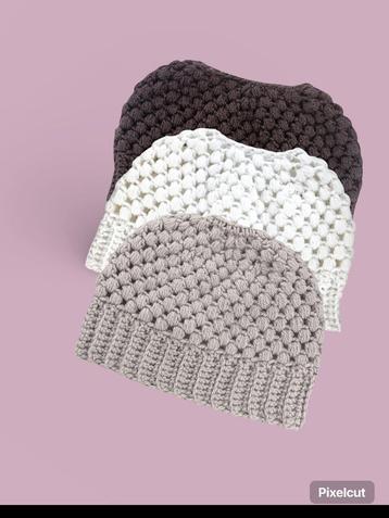 Puff Stitch Paardenstaart Muts / Ponytail Beanie beschikbaar voor biedingen