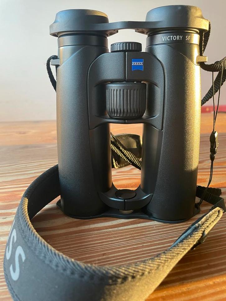 Zeiss Victory SF 8x42 - Nieuwstaat, Audio, Tv en Foto, Optische apparatuur | Verrekijkers, Zo goed als nieuw, Dakkant (recht)