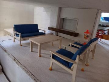 Groot poppenhuis; villa :-). Gemaakt begin jaren '70. Uniek. beschikbaar voor biedingen